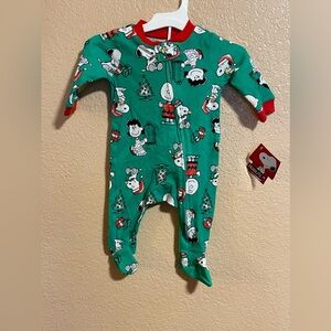Peanuts Snoopy Baby Newborn Pajamas New